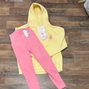 NWT Wilo Hoodie/Legging/Sock set